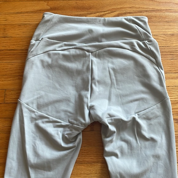 Gymshark Light Gray Leggings- Medium - Picture 3 of 8